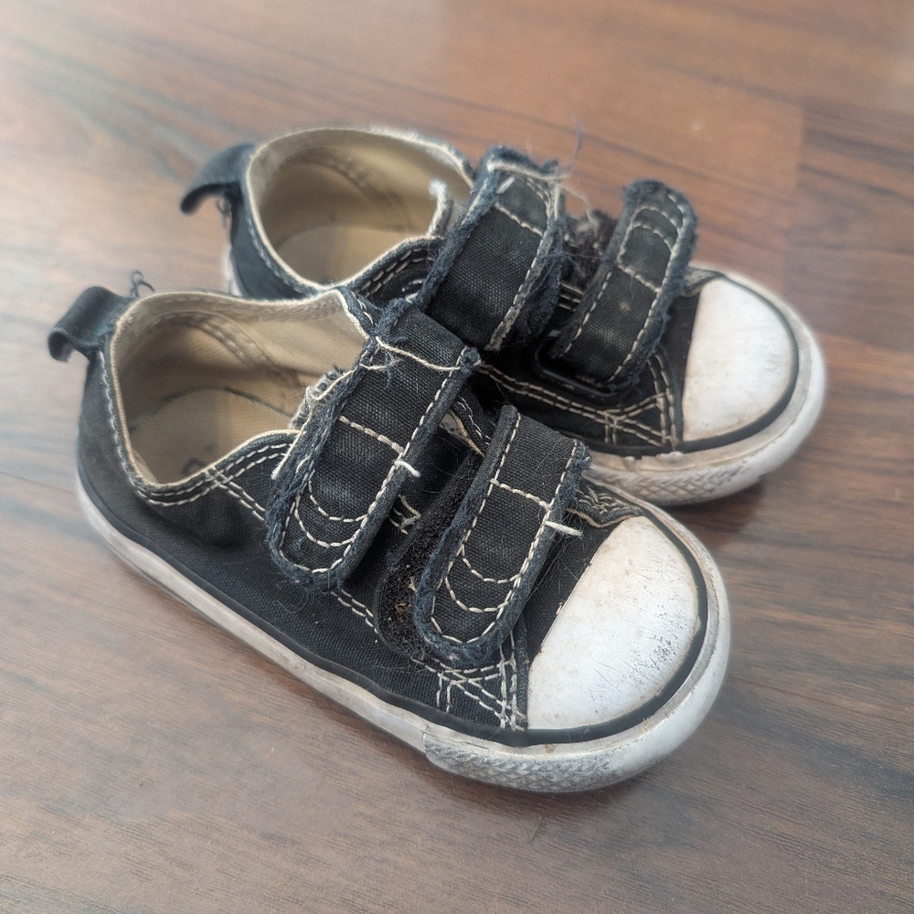 Converse toddler size 5